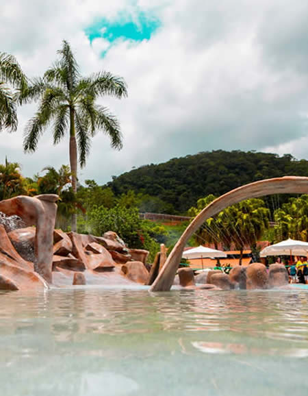 Escorregadores do Parque das Águas da Gamela